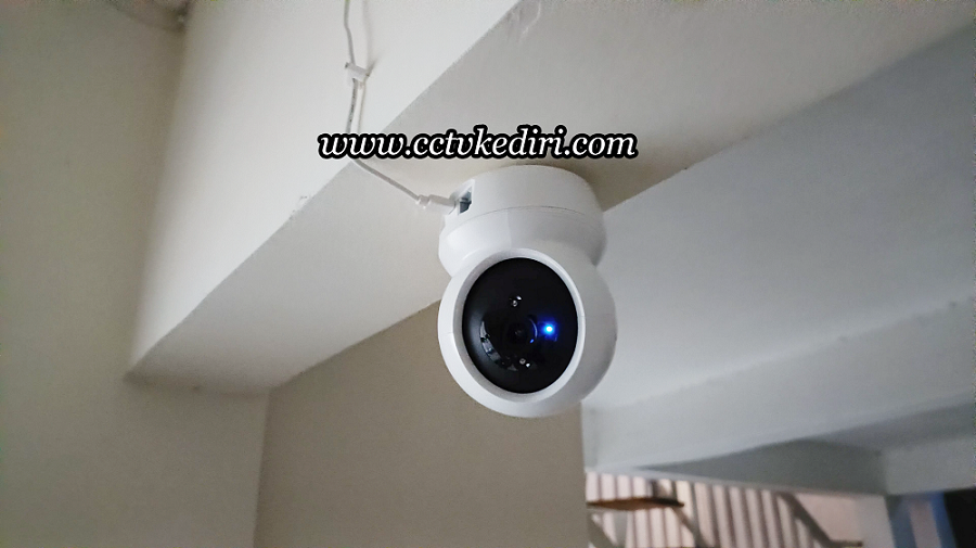 <p>Kamera Ezviz ini juga sangat di butuhkan di rumah pribadi anda untuk memberikan pengawas pada anak atau barang berharga anda, apabila anda sedang tidak berada di rumah atau sedeng lupa menaro barang anda bisa memutar kembali rekaman yang di hasilkan kamera pengawas selama 24 jam nonstop, kamera Ezviz berkualitas tinggi.</p>